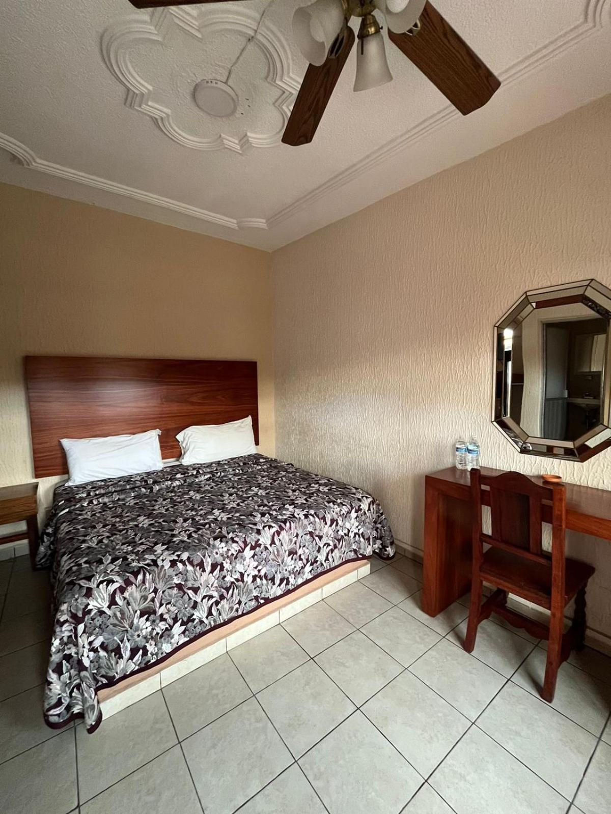 Hotel Las Fuentes Lagos de Moreno Ngoại thất bức ảnh