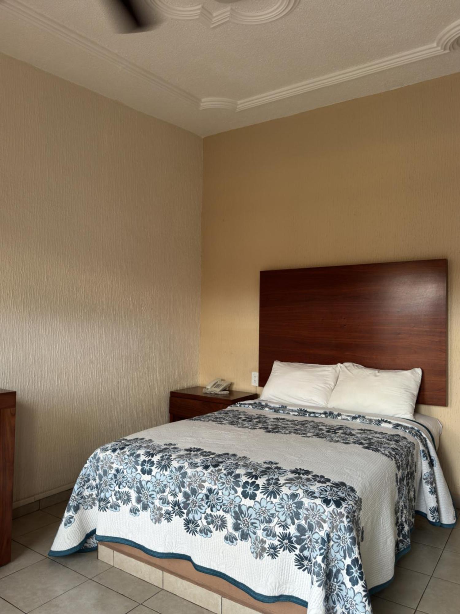 Hotel Las Fuentes Lagos de Moreno Ngoại thất bức ảnh