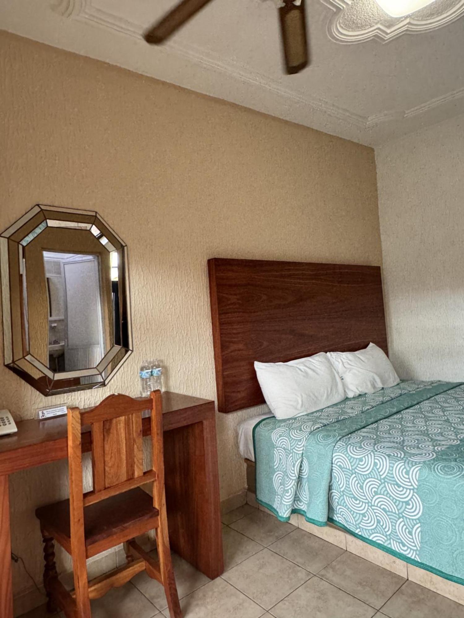 Hotel Las Fuentes Lagos de Moreno Ngoại thất bức ảnh